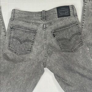 Levi's Women's Cropped Jeans in Charcoal